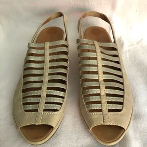 Gentle Souls all leather comfortable gold shoe